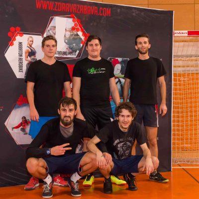 POVRATNIKI - igramo predvsem zaradi druženja, poleg tega je to za nas tudi rekreacija, naš motiv pa je pivo po koncu tekme. Ker smo vsi bolj tekmovalne narave se razveselimo tudi zmage.